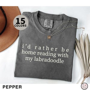 Funny Labradoodle Reading T-Shirt Comfort Colors: Book Lover Dog Mom Gift