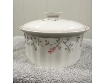 Vintage SUMMER CHINTZ Johnson Brothers 2.25 Quart Covered Casserole Dish