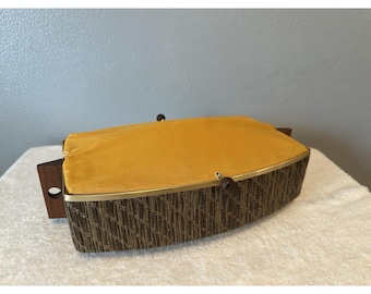 Vintage Salton Hotray Automatische Electic Brötchen-Wärmer Solic Yellow Cloth Cover FUNKTIONIERT