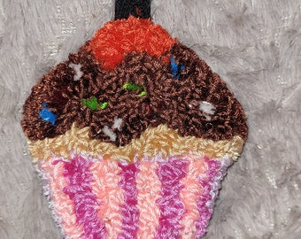 Accesorio Llavero/Bolso CUPCAKE. Punzón con aguja.