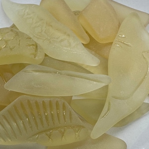 Rare Yellow Tumbled Vintage Glass  (25 pieces) / glass pieces  / beautiful vintage glass for jewelry making, glass art, and mosaics.