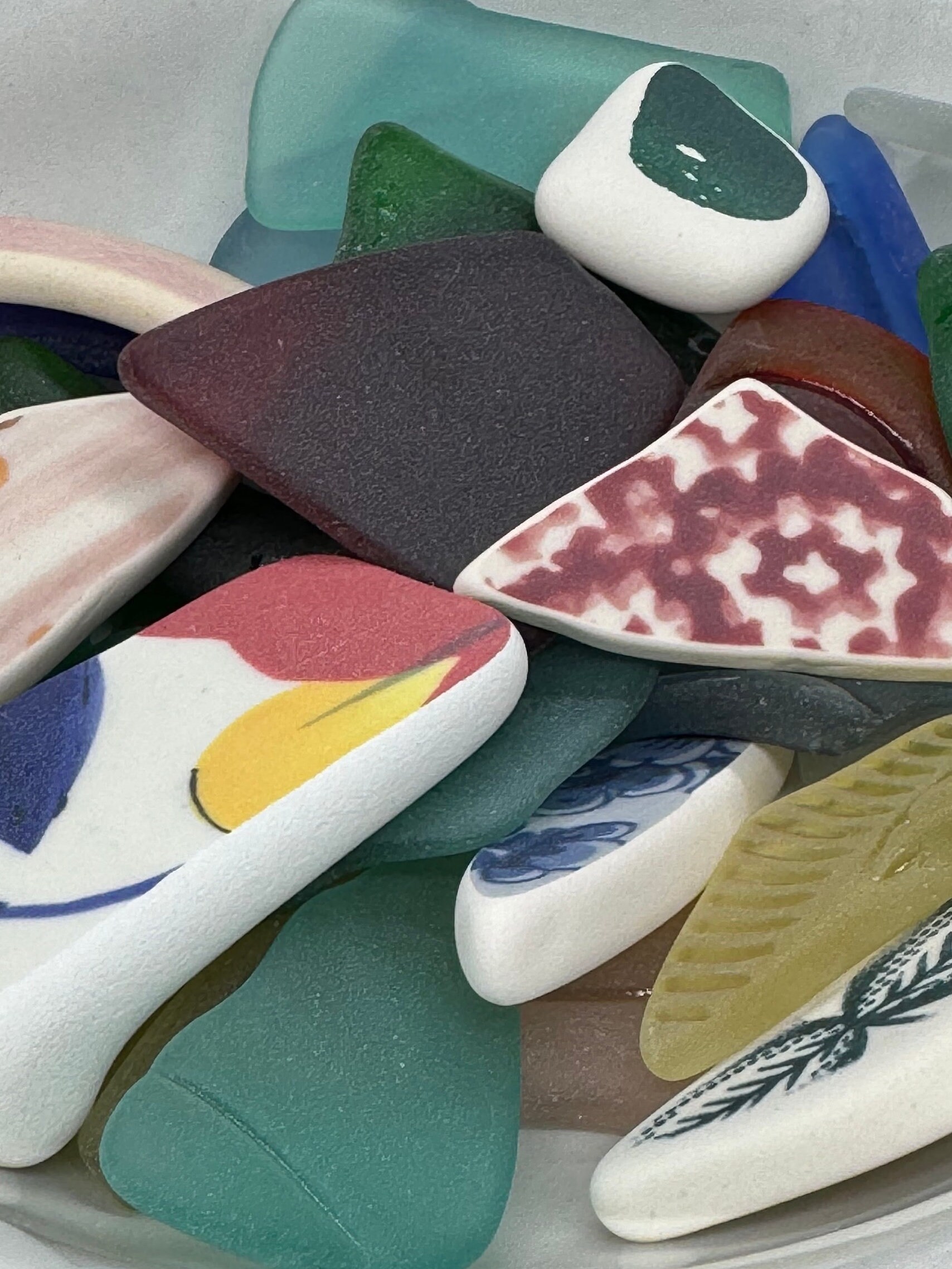 Pottery & Vintage Tumbled Glass Mix  (25 pieces) / glass pieces  / vintage glass for jewelry making, glass art, and mosaics.