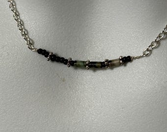 Joyería personalizable con código Morse para conmemorar la pérdida de una mascota