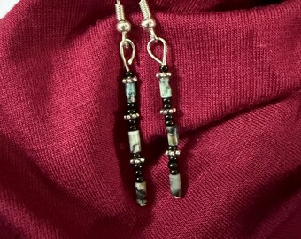 Joyería personalizada con código Morse para conmemorar la pérdida de una mascota