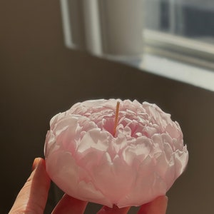 Pink peony candle image 3