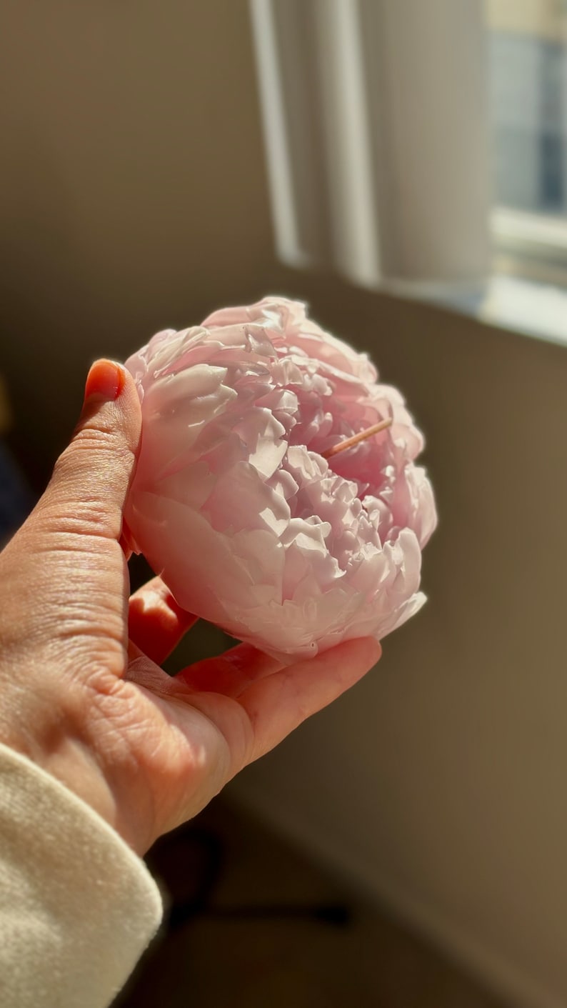 Pink peony candle image 2