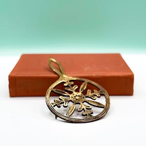 Vintage Brass Snowflake Trivet or Wall Decor, Cute Brass Decor, Kitchen Decor, Pot Holder