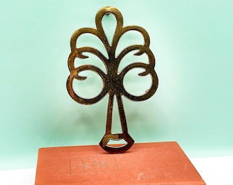 Vintage messing onderzetter: sierlijk keukendecor, wanddecoratie