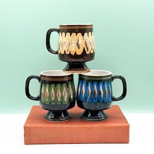 Vintage Set of 3 MCM Style Pedestal Mugs with Reactive Glaze Tribal Design, Hygge Mug for Coffee or Tea Lover, Retro Mugs