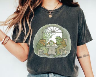 Comfort Colors Frog T-Shirt | Vintage Toad Graphic, Book Lovers Tee