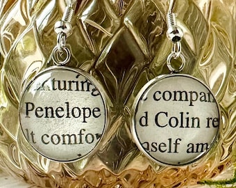 Brincos pendurados em aço inoxidável Bridgerton Polin Penelope e Colin Book Page