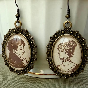 Pendientes colgantes con camafeo de Elizabeth/Darcy de Orgullo y prejuicio