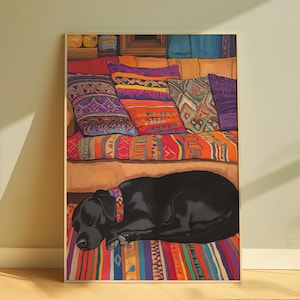 Op de afbeelding: Een zwarte Labrador Retriever slaapt op een kleurrijk, gepatroneerd tapijt. De hond draagt een zwarte halsband en ligt opgerold op het tapijt. Het tapijt is gemaakt van verschillende kleuren, waaronder rood, oranje, geel, groen, blauw en paars.