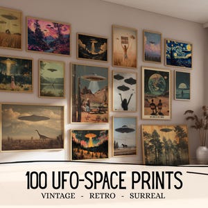 Puede incluir: Una colección de láminas artísticas enmarcadas de temática OVNI, vintage y retro. Las láminas presentan paisajes surrealistas con platillos volantes, en varios tamaños y estilos, expuestas en una pared neutra. El texto "100 UFO-SPACE PRINTS" es visible.