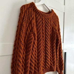 Cables And Lace Sweater - Strickanleitung von TheKnitStitch (German)