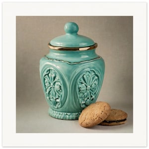 Bäcker-Druck, Türkise Keksdose, ein schöner Fine Art-Druck in Museumsqualität für Ihre Wohnkultur. Erhältlich in 3 Größen.