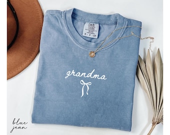 Comfort Colors® Grandma Coquette Shirt, Coquette Bow Grandma Tee, New Grandma Gift, Pregnancy Announcement Gift, Cool Nana Shirt, Mom Gift