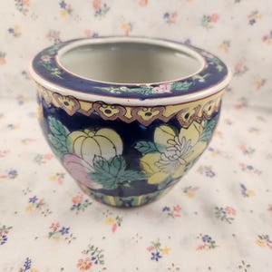 Vintage Chinese 6&quot; koi fishbowl jardiniere pot planter or decor hand painted porcelain, colorful butterflies and fruit Chinoiserie style