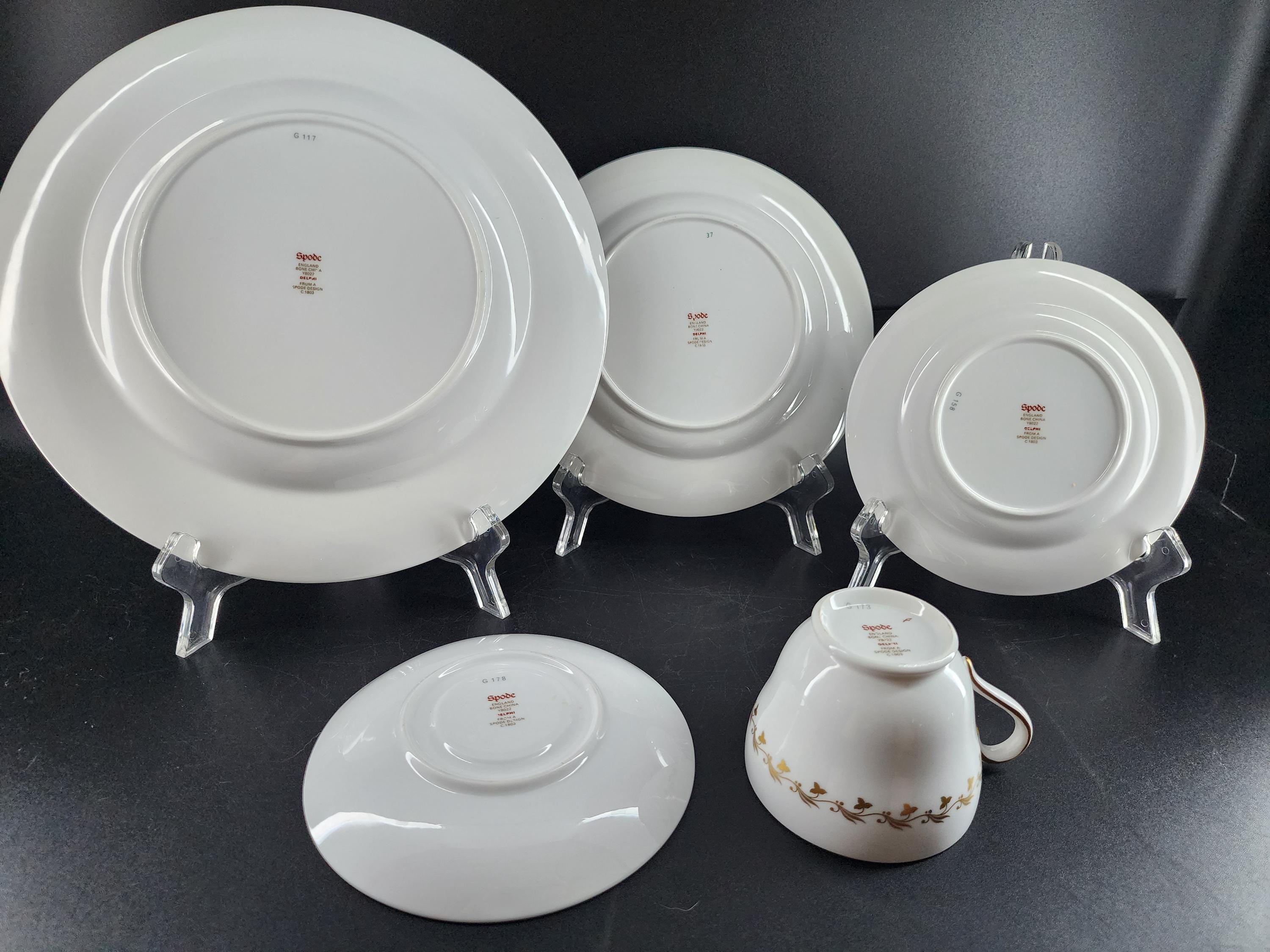 Spode English Bone China Delphi Gold Vine 1962-1994 Discontinued