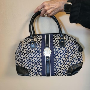 Vintage Tommy Hilfiger blue classic handbag, new condition