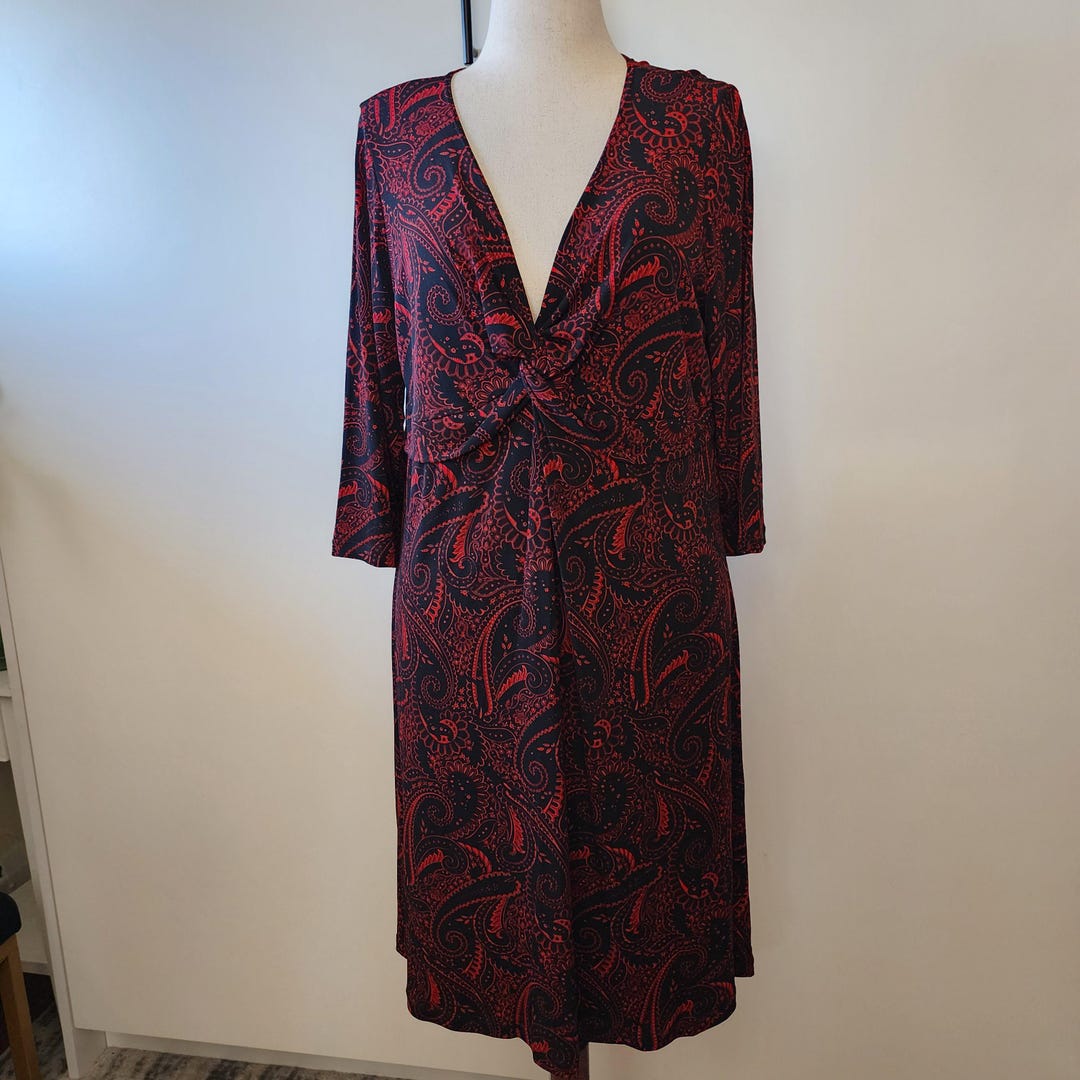 1X Black and Red Paisley Damask Deep Cut V Neck With Rouging at Bust 3/ ...