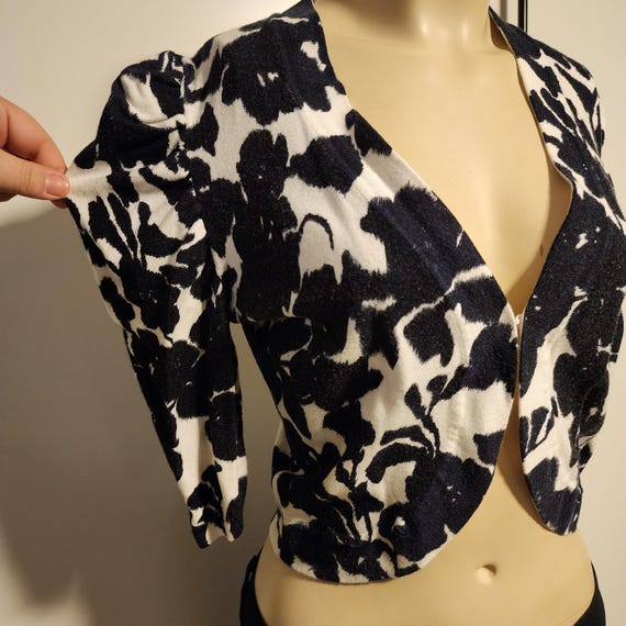 M Shrug by INC International Concepts, Black and White Large