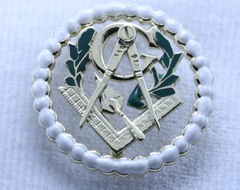 Elegant Masonic Solid Gold Lapel Pin with enamel 14 K.