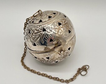 Pomander de pot-pourri patiné • Laiton • Plaqué argent • Sphère métallique à remplir • Vintage • Antique • Sphère parfumée • Diffuseur de parfum • Sphère à encens