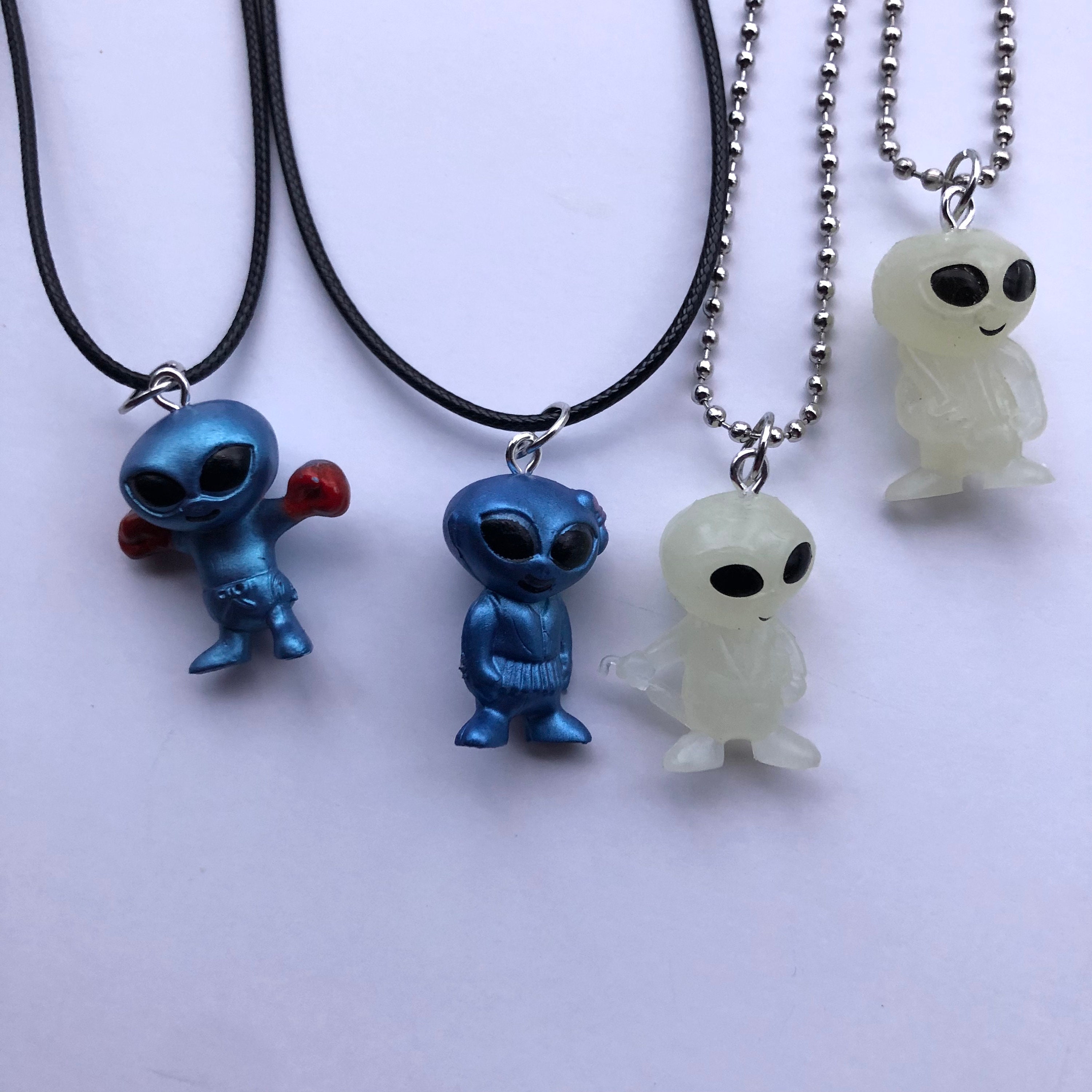 Alien Arcade Prize Pendant Necklace, Gumball Machine Toy