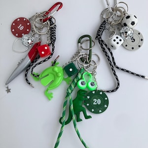 Cluster Schlüsselanhänger, Clutter Schlüsselanhänger, Taschenanhänger, Modetrends, Y2k