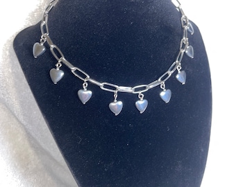 Collana con ciondolo in metallo, girocollo multi-ciondolo a forma di cuore in argento