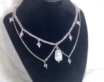 Collana con ciondolo a strati con perline di cristallo rosa tenue