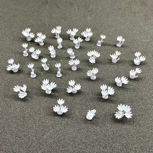 31x printed flowers - for basing 28mm & 32mm miniature scenery wargaming tabletop