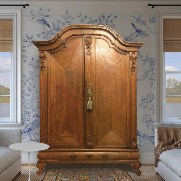 Schrank Louis XV um 1750, Eiche, antiker Kleiderschrank, z.Zt. mit Böden als Wäsche oder Büroschrank