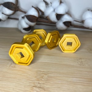 Robux Gold Coins from Roblox Game | 3D Printed | Collectable item | Roblox logo bonus | Pretend Play Money | Game Room Decor | Cake Topper
