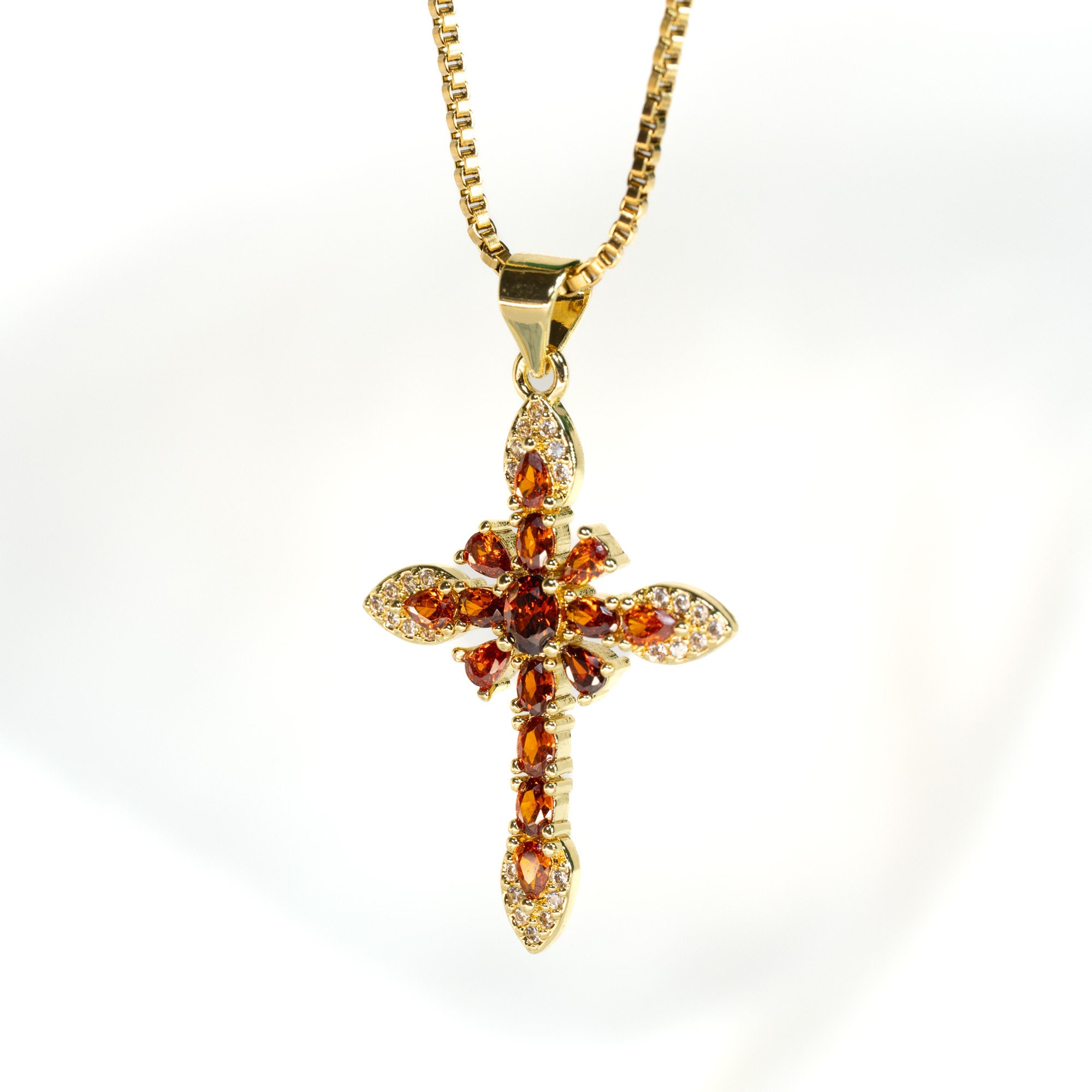 Pendentif Croix Baroque Gothique Plaqué Or 18K - Marque Tata Gisèle - Neuf Avec Écrin