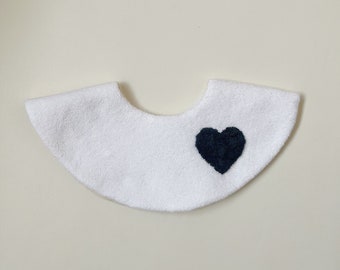 round collar bib -Black Heart-