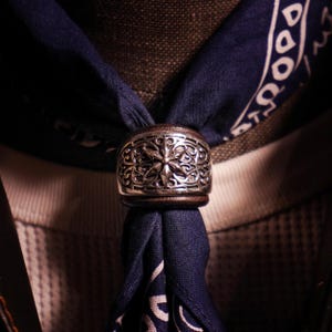 Handmade Leather Bandana Clasp,Vintage Scarf Ring,Square Scarf Buckle,Scarf Slide,Handcrafted Accessory for Bandana