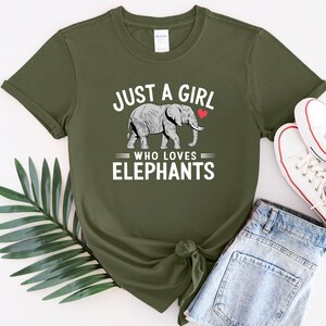 Elephant vintage shirt for women realistic animal graphic tee for girls who love elephants gift idea retro style birthday outfit