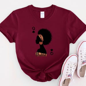 Black Queen Erbschafts-Shirt Afro-Frauen-Karte T-Shirt Unisex-Stolzabnutzung für kulturelle Wurzeln Identität und weibliche schwarze Schönheit