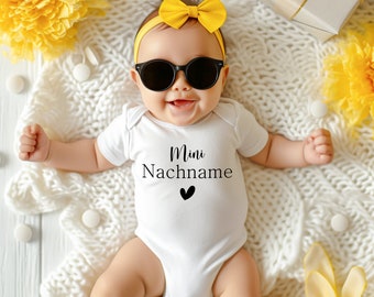 Mini Nachname Name Body Personalisiert Kurzarm Langarm Body Baby Geschenk zur Geburt Schwangerschft ankündigung