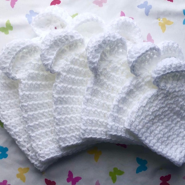 Bonnet bébé crocheté blanc avec oreilles d'ours. Micro, prématuré, prématuré, prématuré, nouveau-né, 0-3 ans, 3-6 ans, unité de soins intensifs néonatals, trousse d'hôpital, retour à la maison, vêtements pour bébés