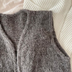 Avery Vest ENGLISH Knitting Pattern: Oversized Unisex Fluffy Top-Down Design, Size-inclusive (XS-4XL), PDF Pattern