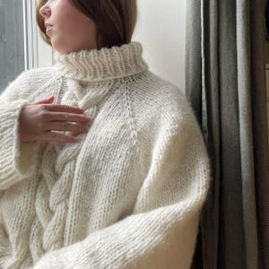 Aviaja Sweater ENGLISH Knitting Pattern: Chunky Cable Knit Turtleneck Jumper, PDF Pattern