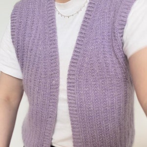 Viola vest ENGLISH knitting pattern light, open vest made in a double broken rib stitch with twisted rib edges on 3,5 mm needles, top-down image 3