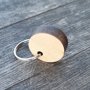 Keyring, wooden keyring with engraving