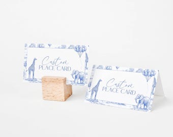 Blauwe toile-kaartsjabloon babyshower Safari naamkaartje babyshower Elegante Toile de Jouy-tafelkaart afdrukbare sjabloon babyshower