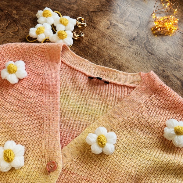 Small Daisy Flower Set for Knitted Cardigan, Mini Flowers for Sweater, Gift for Her, Trendy White 3D Daisy Flowers, BBF, Mothers day gift