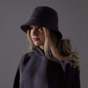 Warm jersey knit bucket hat suitable for cool summer evenings, spring, autumn, winter COMFY CROWN Shadow gray