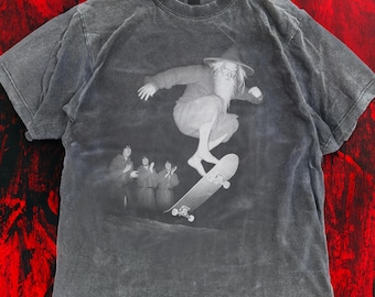 Camiseta divertida, camiseta de patinaje de mago, camiseta vintage de skate de fantasía, camiseta lavada extragrande, meme de cámara de seguimiento, unisex, regalo para mejor amiga